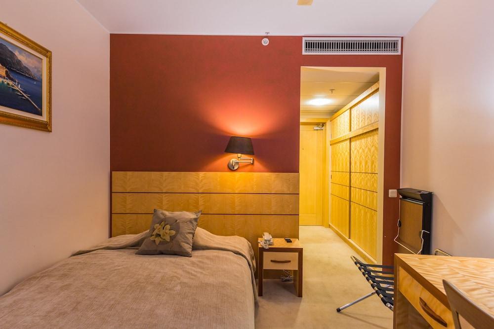 Royal Square Hotel & Suites Рига Екстериор снимка