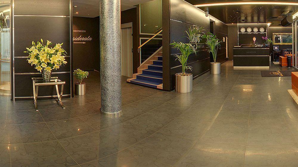Royal Square Hotel & Suites Рига Екстериор снимка