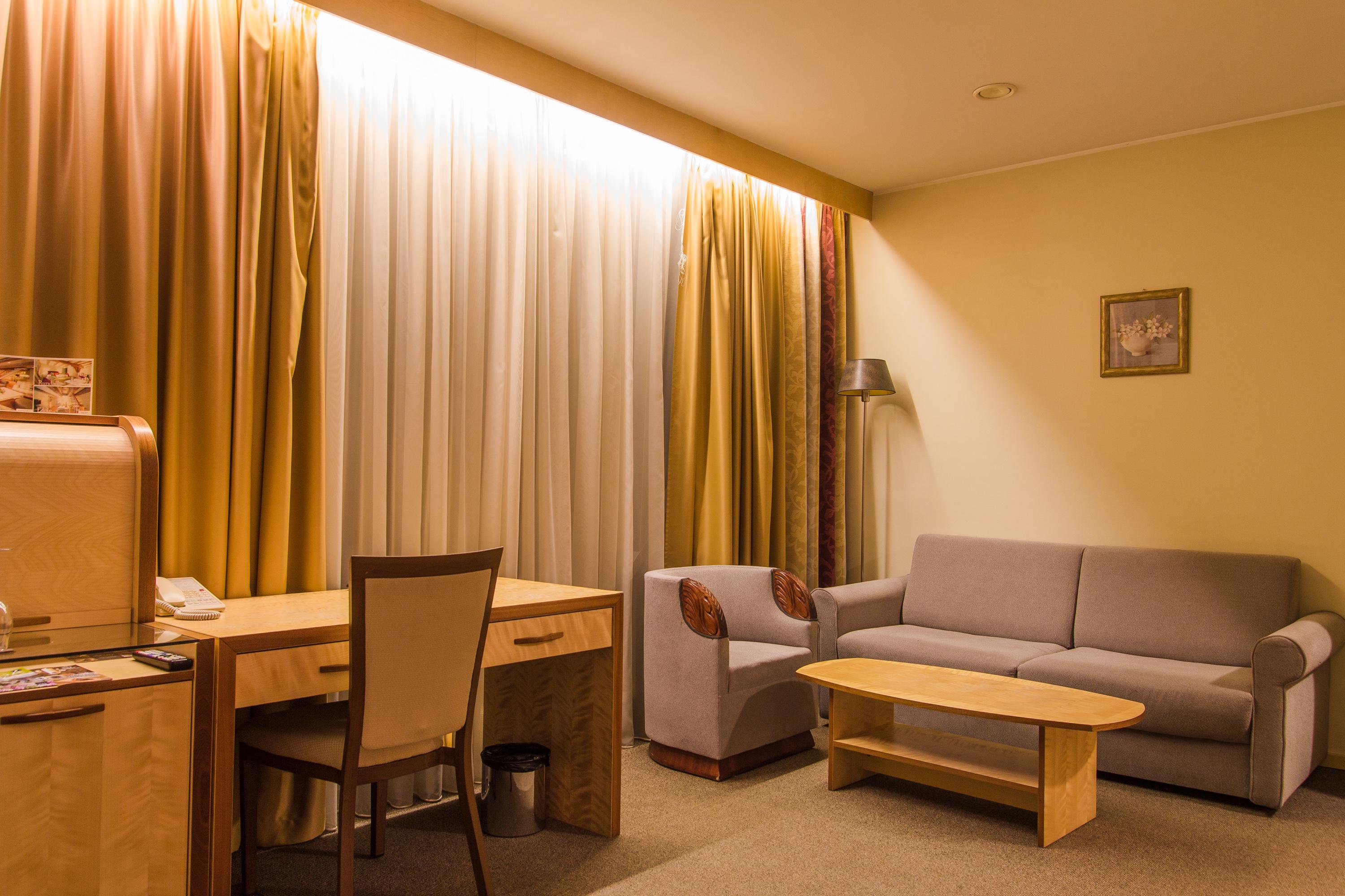 Royal Square Hotel & Suites Рига Екстериор снимка