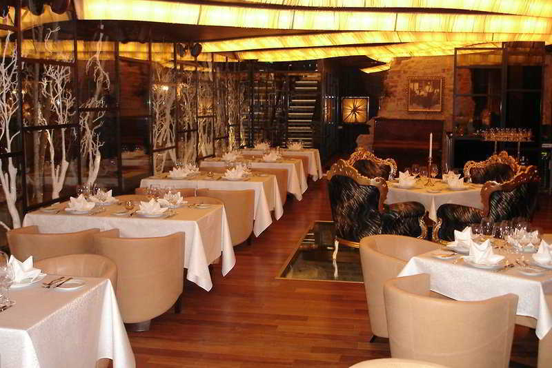 Royal Square Hotel & Suites Рига Екстериор снимка