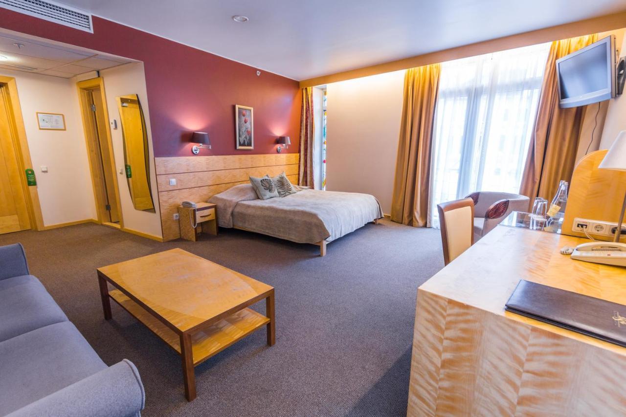 Royal Square Hotel & Suites Рига Екстериор снимка