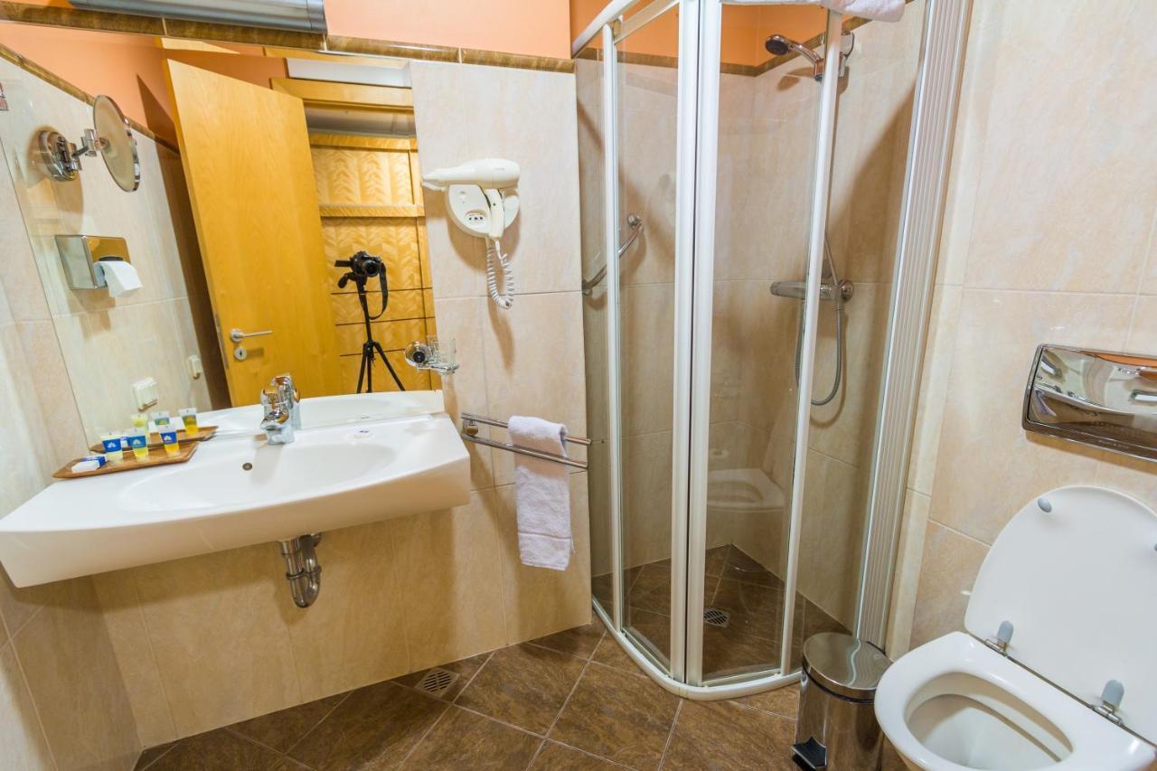 Royal Square Hotel & Suites Рига Екстериор снимка
