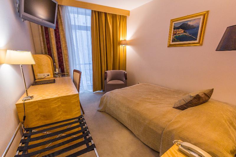 Royal Square Hotel & Suites Рига Екстериор снимка